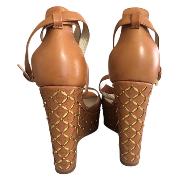 Michael Kors Tan Wedge Sandals with Intricate Design size 9M - Picture 2 of 9